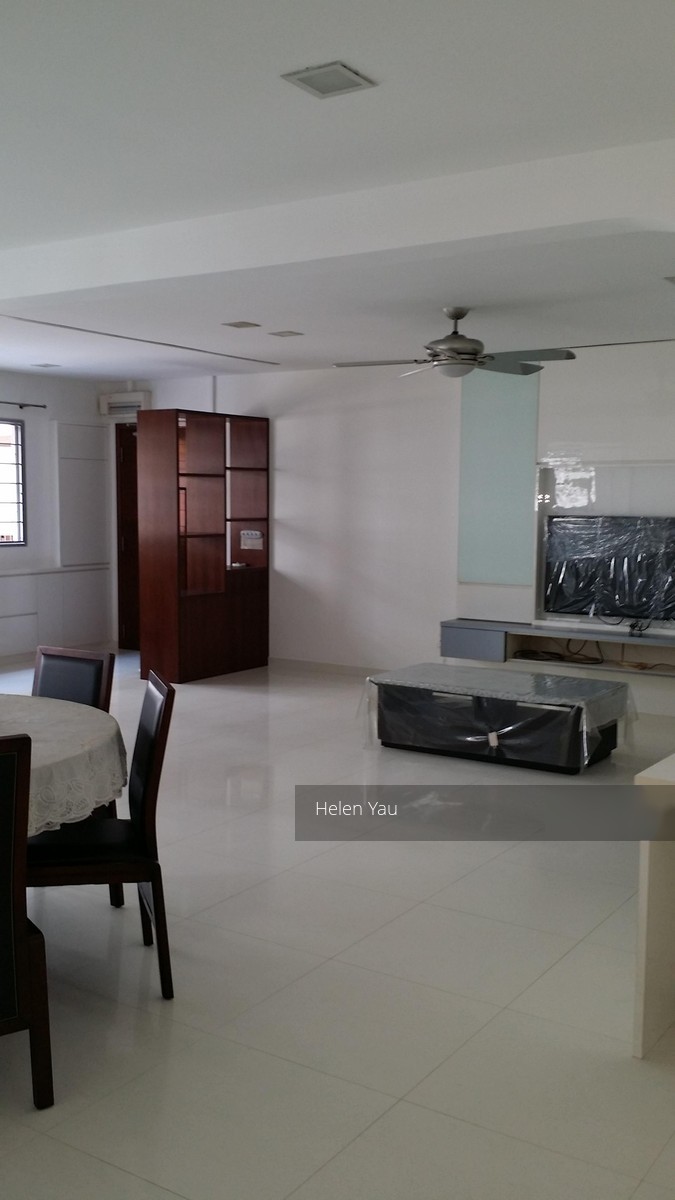 Blk 404 Jurong West Street 42 (Jurong West), HDB Executive #109237602